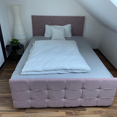 Bequemes Einzelzimmer Im Herzen Von Kassel Esterno foto