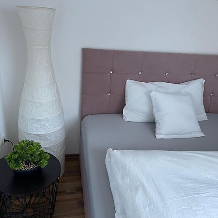 Bequemes Einzelzimmer Im Herzen Von Kassel Esterno foto