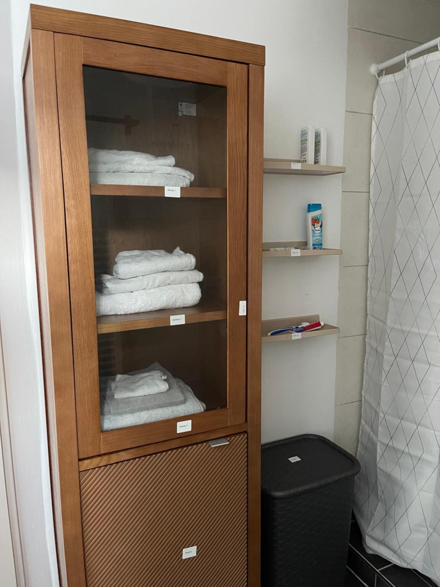 Bequemes Einzelzimmer Im Herzen Von Kassel Esterno foto